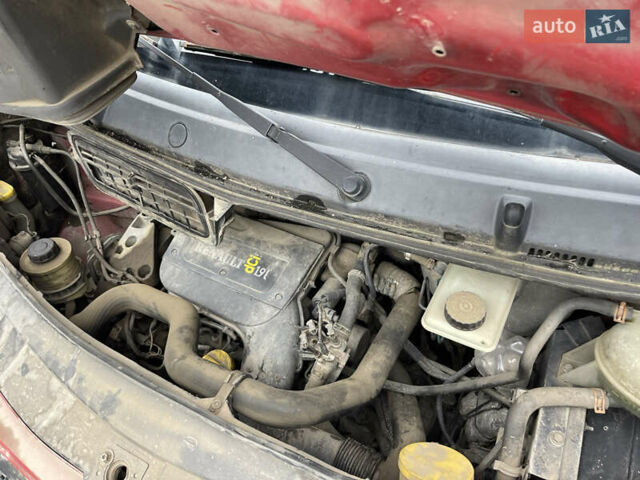 Красный Рено Трафик, объемом двигателя 1.9 л и пробегом 277 тыс. км за 4999 $, фото 25 на Automoto.ua