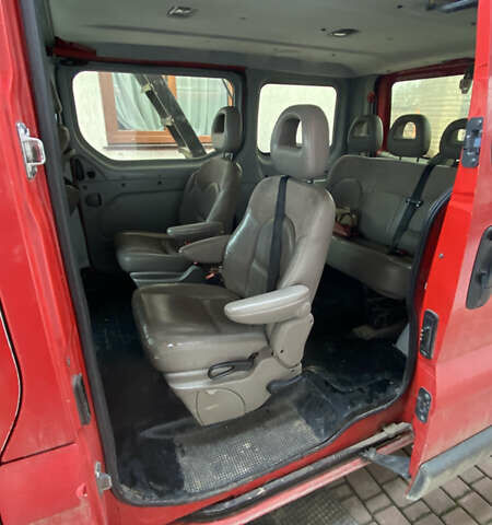 Красный Рено Трафик, объемом двигателя 2.5 л и пробегом 524 тыс. км за 6300 $, фото 6 на Automoto.ua