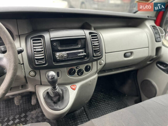 Красный Рено Трафик, объемом двигателя 1.9 л и пробегом 277 тыс. км за 4999 $, фото 22 на Automoto.ua