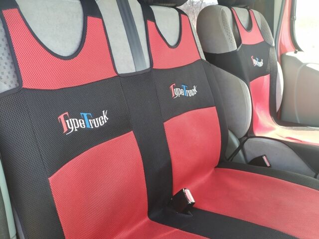 Красный Рено Трафик, объемом двигателя 1.9 л и пробегом 244 тыс. км за 7716 $, фото 6 на Automoto.ua