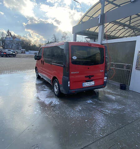 Красный Рено Трафик, объемом двигателя 2.5 л и пробегом 524 тыс. км за 6300 $, фото 2 на Automoto.ua