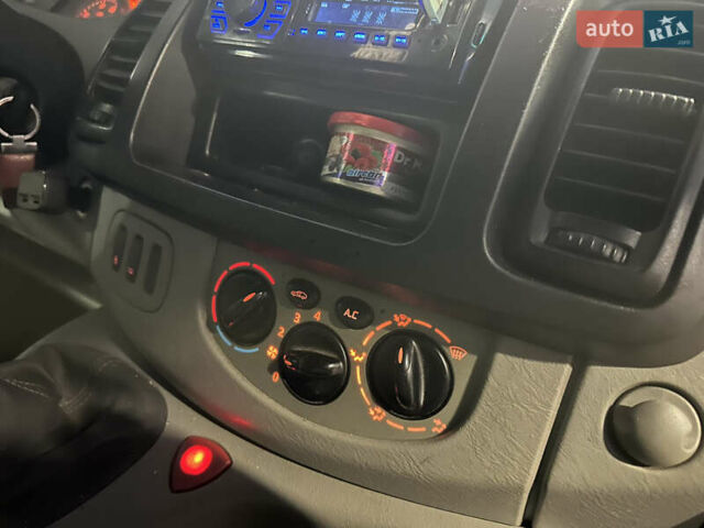 Красный Рено Трафик, объемом двигателя 1.87 л и пробегом 367 тыс. км за 7500 $, фото 10 на Automoto.ua