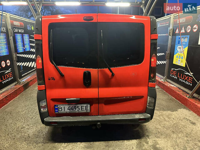 Красный Рено Трафик, объемом двигателя 1.87 л и пробегом 367 тыс. км за 7500 $, фото 5 на Automoto.ua