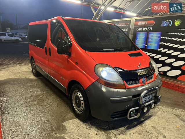 Красный Рено Трафик, объемом двигателя 1.87 л и пробегом 367 тыс. км за 7500 $, фото 2 на Automoto.ua