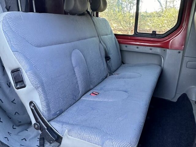 Красный Рено Трафик, объемом двигателя 1.9 л и пробегом 340 тыс. км за 3799 $, фото 6 на Automoto.ua