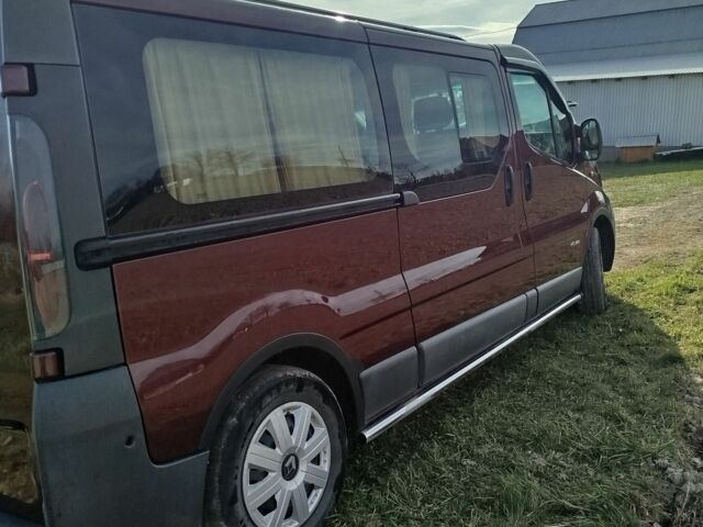 Красный Рено Трафик, объемом двигателя 2.5 л и пробегом 258 тыс. км за 8200 $, фото 1 на Automoto.ua