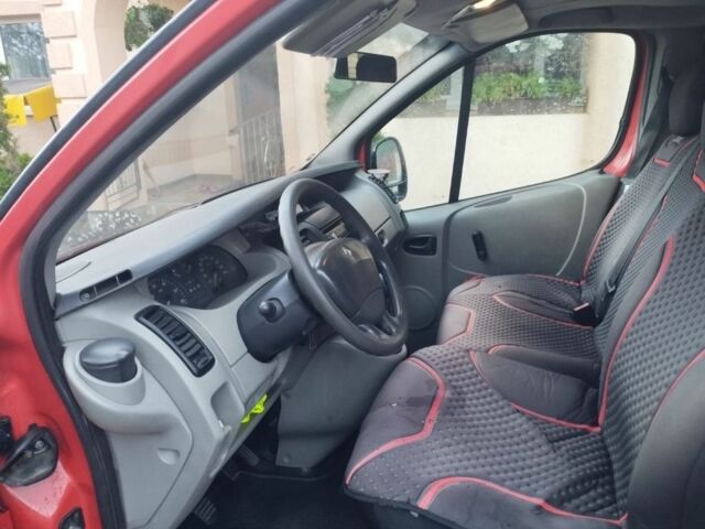 Красный Рено Трафик, объемом двигателя 1.9 л и пробегом 3 тыс. км за 6700 $, фото 4 на Automoto.ua