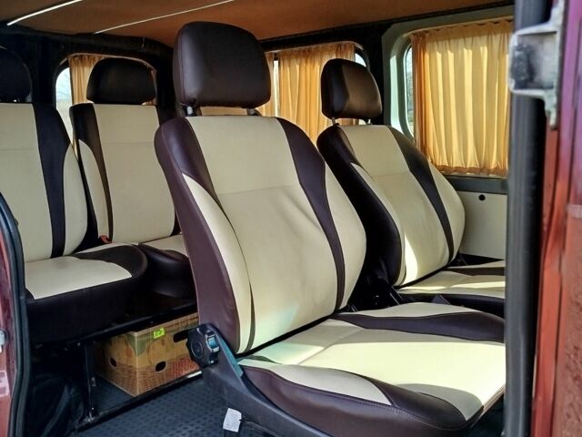 Красный Рено Трафик, объемом двигателя 2.5 л и пробегом 258 тыс. км за 8200 $, фото 6 на Automoto.ua