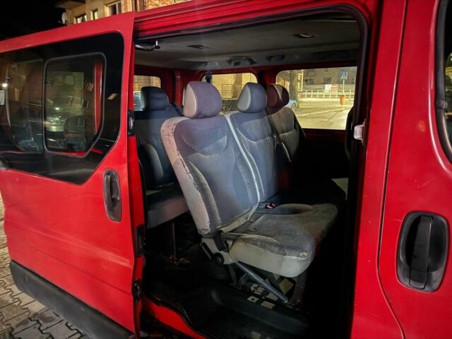 Красный Рено Трафик, объемом двигателя 1.9 л и пробегом 380 тыс. км за 2600 $, фото 4 на Automoto.ua