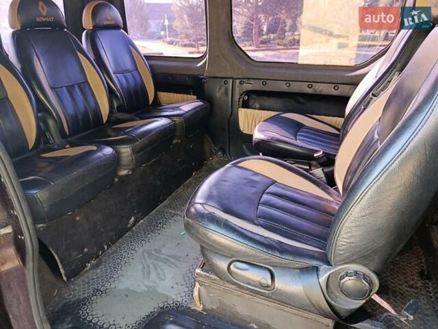 Красный Рено Трафик, объемом двигателя 1.9 л и пробегом 540 тыс. км за 7000 $, фото 5 на Automoto.ua