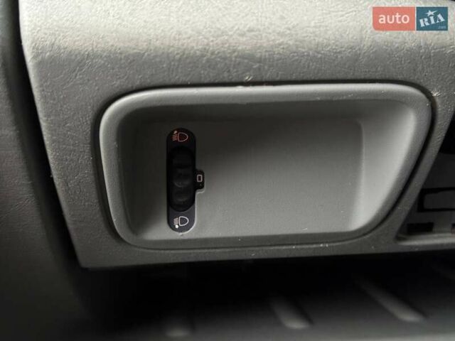 Червоний Рено Трафік, об'ємом двигуна 1.9 л та пробігом 350 тис. км за 7500 $, фото 35 на Automoto.ua