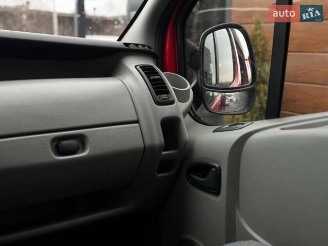 Червоний Рено Трафік, об'ємом двигуна 1.9 л та пробігом 350 тис. км за 7500 $, фото 21 на Automoto.ua