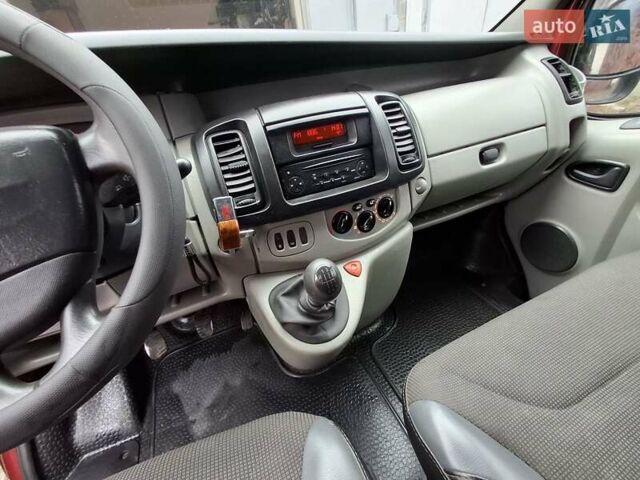 Красный Рено Трафик, объемом двигателя 1.9 л и пробегом 402 тыс. км за 7350 $, фото 8 на Automoto.ua