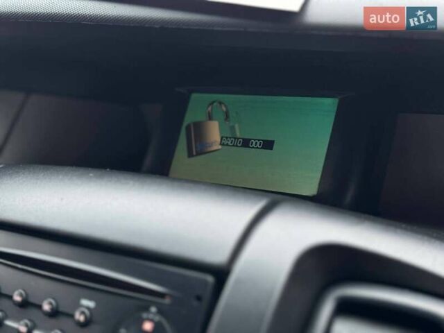 Червоний Рено Трафік, об'ємом двигуна 1.9 л та пробігом 350 тис. км за 7500 $, фото 33 на Automoto.ua