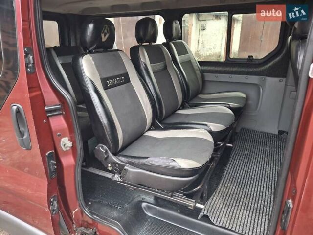 Красный Рено Трафик, объемом двигателя 1.9 л и пробегом 402 тыс. км за 7350 $, фото 4 на Automoto.ua