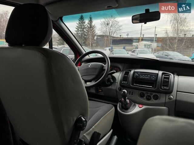 Червоний Рено Трафік, об'ємом двигуна 1.9 л та пробігом 350 тис. км за 7500 $, фото 19 на Automoto.ua