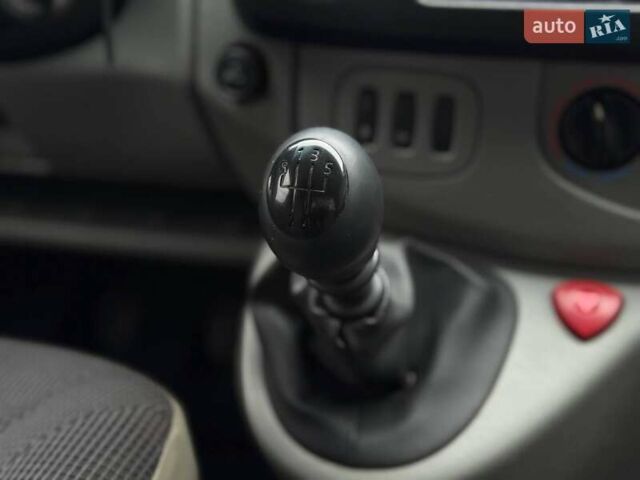 Червоний Рено Трафік, об'ємом двигуна 1.9 л та пробігом 350 тис. км за 7500 $, фото 22 на Automoto.ua