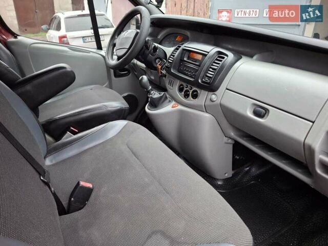 Красный Рено Трафик, объемом двигателя 1.9 л и пробегом 402 тыс. км за 7350 $, фото 16 на Automoto.ua