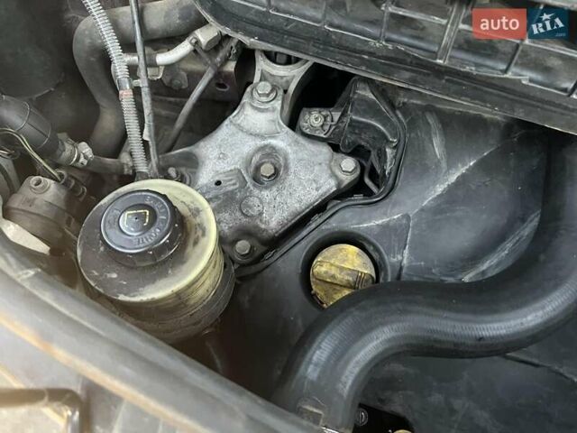 Червоний Рено Трафік, об'ємом двигуна 2.5 л та пробігом 216 тис. км за 8100 $, фото 17 на Automoto.ua