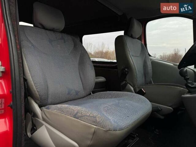 Червоний Рено Трафік, об'ємом двигуна 1.9 л та пробігом 350 тис. км за 7500 $, фото 31 на Automoto.ua