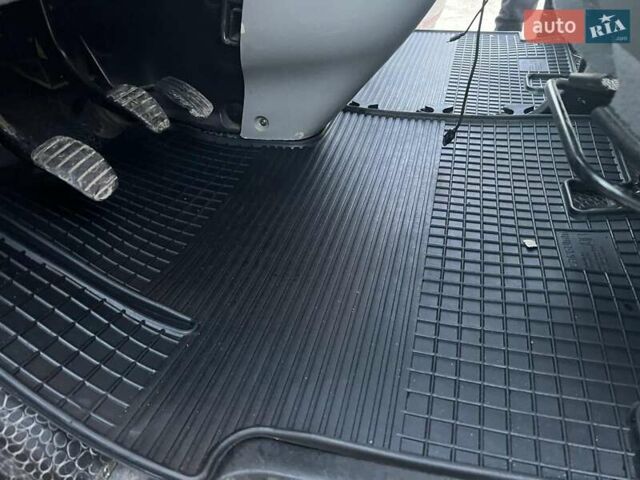 Червоний Рено Трафік, об'ємом двигуна 2.5 л та пробігом 216 тис. км за 8100 $, фото 19 на Automoto.ua