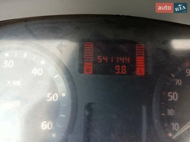 Красный Рено Трафик, объемом двигателя 1.9 л и пробегом 540 тыс. км за 7000 $, фото 1 на Automoto.ua