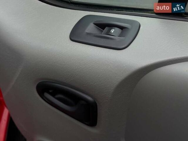 Червоний Рено Трафік, об'ємом двигуна 1.9 л та пробігом 350 тис. км за 7500 $, фото 28 на Automoto.ua