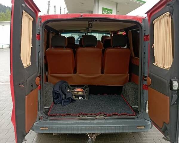 Красный Рено Трафик, объемом двигателя 2 л и пробегом 350 тыс. км за 9700 $, фото 5 на Automoto.ua