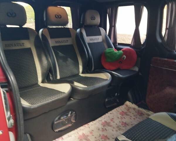 Красный Рено Трафик, объемом двигателя 2 л и пробегом 222 тыс. км за 9800 $, фото 5 на Automoto.ua
