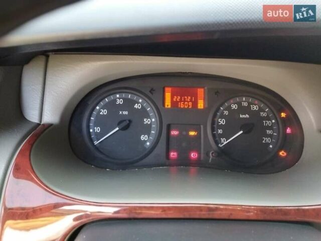 Красный Рено Трафик, объемом двигателя 2 л и пробегом 222 тыс. км за 9800 $, фото 16 на Automoto.ua