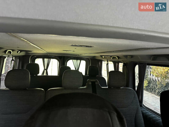 Красный Рено Трафик, объемом двигателя 2.46 л и пробегом 284 тыс. км за 11655 $, фото 7 на Automoto.ua