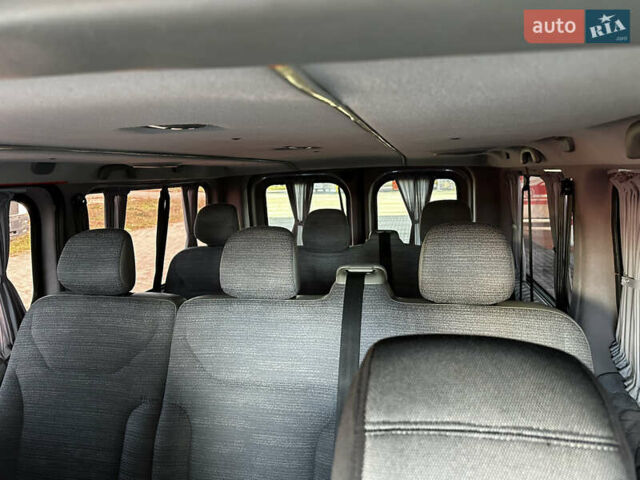 Красный Рено Трафик, объемом двигателя 2.46 л и пробегом 284 тыс. км за 11655 $, фото 13 на Automoto.ua