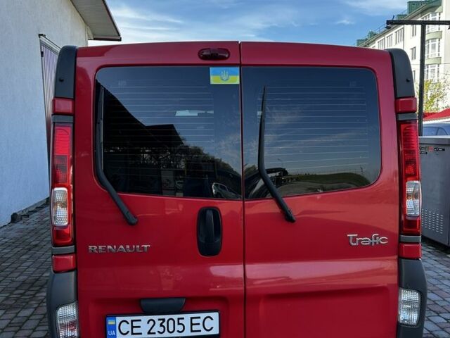 Красный Рено Трафик, объемом двигателя 2.5 л и пробегом 284 тыс. км за 11654 $, фото 3 на Automoto.ua