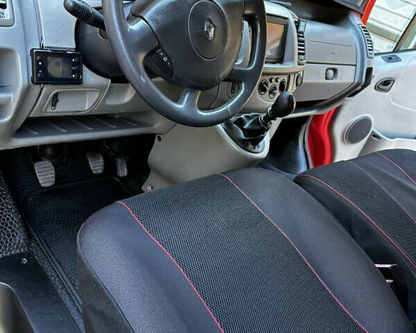 Красный Рено Трафик, объемом двигателя 2.46 л и пробегом 284 тыс. км за 11655 $, фото 12 на Automoto.ua