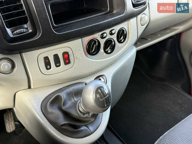 Красный Рено Трафик, объемом двигателя 2 л и пробегом 260 тыс. км за 8500 $, фото 36 на Automoto.ua