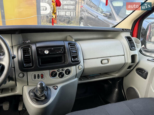 Красный Рено Трафик, объемом двигателя 2 л и пробегом 260 тыс. км за 8500 $, фото 24 на Automoto.ua