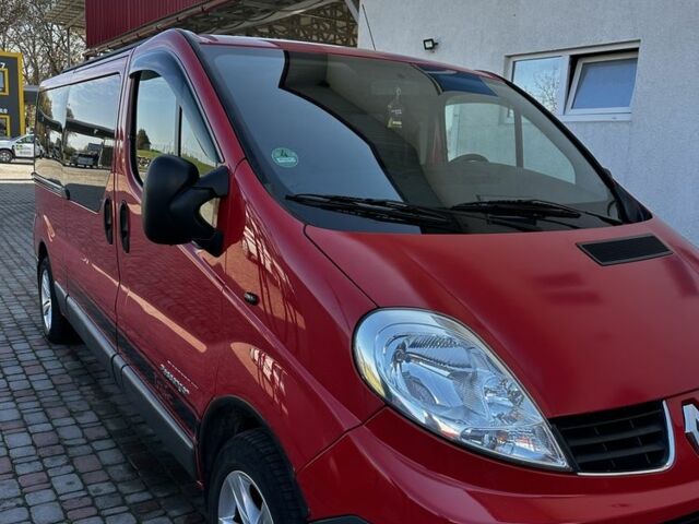 Красный Рено Трафик, объемом двигателя 2.5 л и пробегом 284 тыс. км за 11654 $, фото 7 на Automoto.ua