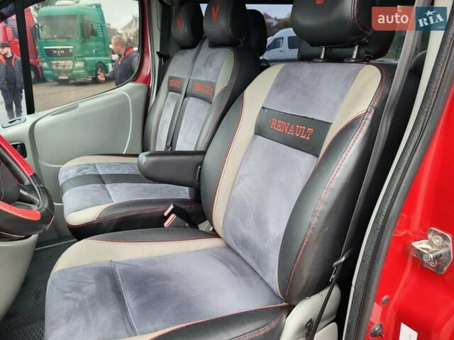 Красный Рено Трафик, объемом двигателя 2 л и пробегом 245 тыс. км за 11500 $, фото 143 на Automoto.ua