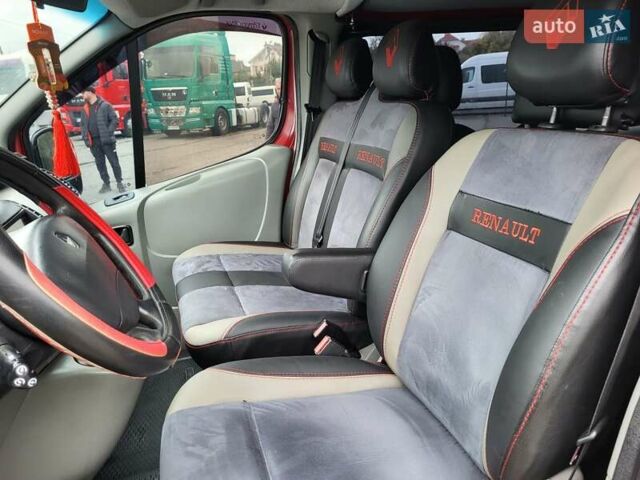 Красный Рено Трафик, объемом двигателя 2 л и пробегом 245 тыс. км за 11500 $, фото 144 на Automoto.ua