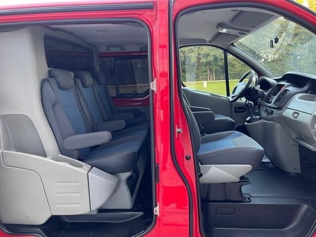 Красный Рено Трафик, объемом двигателя 2 л и пробегом 174 тыс. км за 8100 $, фото 9 на Automoto.ua