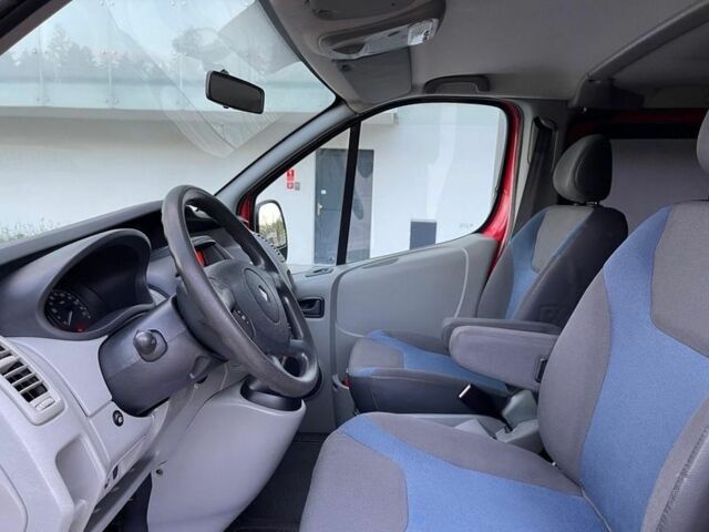 Красный Рено Трафик, объемом двигателя 2 л и пробегом 174 тыс. км за 8100 $, фото 11 на Automoto.ua