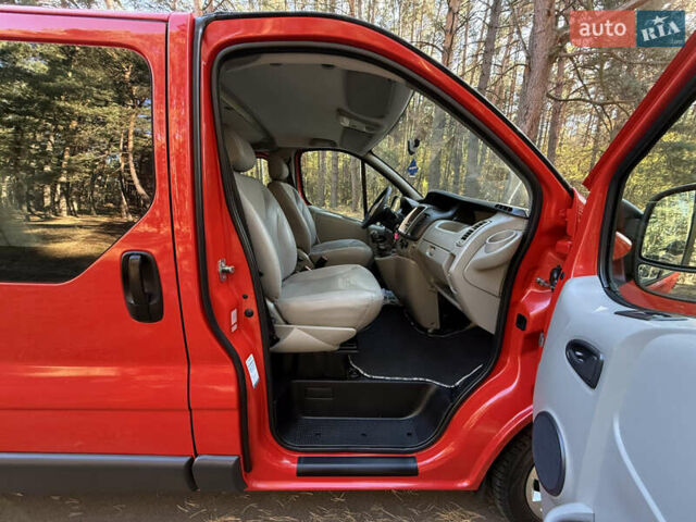 Красный Рено Трафик, объемом двигателя 2 л и пробегом 280 тыс. км за 14800 $, фото 44 на Automoto.ua