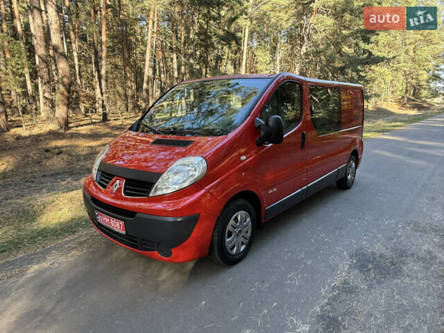 Красный Рено Трафик, объемом двигателя 2 л и пробегом 280 тыс. км за 14800 $, фото 5 на Automoto.ua