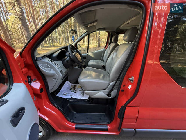 Красный Рено Трафик, объемом двигателя 2 л и пробегом 280 тыс. км за 14800 $, фото 37 на Automoto.ua