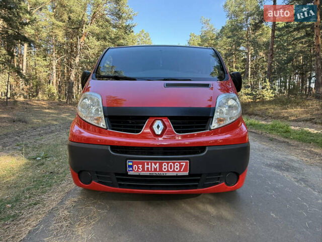 Красный Рено Трафик, объемом двигателя 2 л и пробегом 280 тыс. км за 14800 $, фото 4 на Automoto.ua