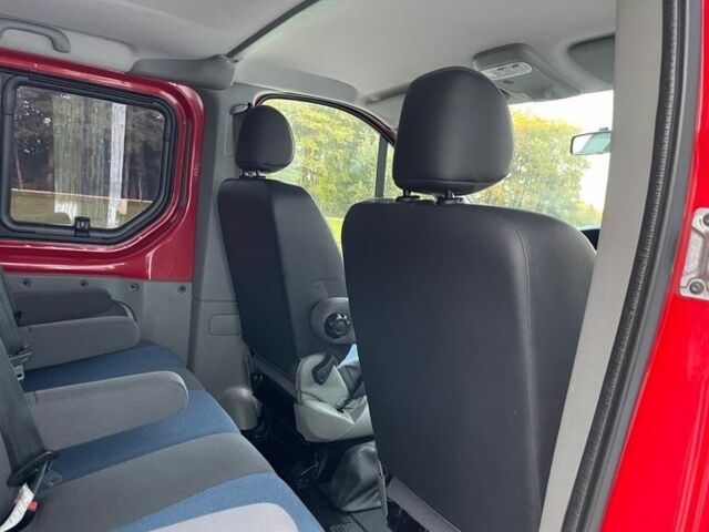 Красный Рено Трафик, объемом двигателя 2 л и пробегом 174 тыс. км за 8100 $, фото 14 на Automoto.ua