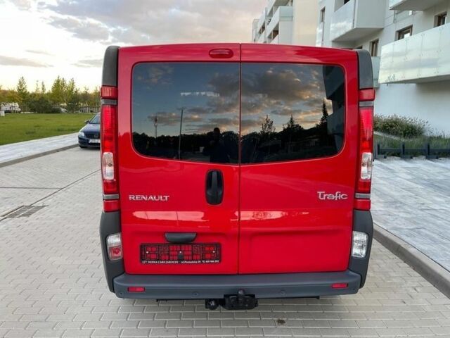 Красный Рено Трафик, объемом двигателя 2 л и пробегом 174 тыс. км за 8100 $, фото 5 на Automoto.ua
