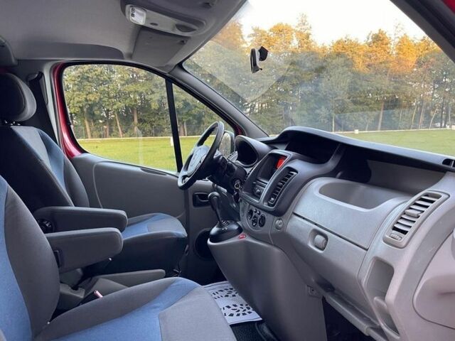 Красный Рено Трафик, объемом двигателя 2 л и пробегом 174 тыс. км за 8100 $, фото 7 на Automoto.ua