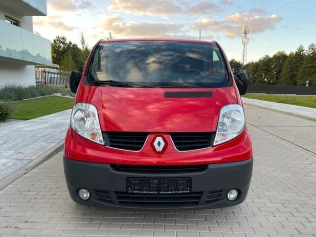 Красный Рено Трафик, объемом двигателя 2 л и пробегом 174 тыс. км за 8100 $, фото 4 на Automoto.ua