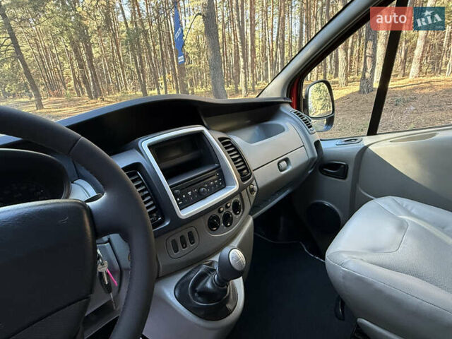 Красный Рено Трафик, объемом двигателя 2 л и пробегом 280 тыс. км за 14800 $, фото 39 на Automoto.ua